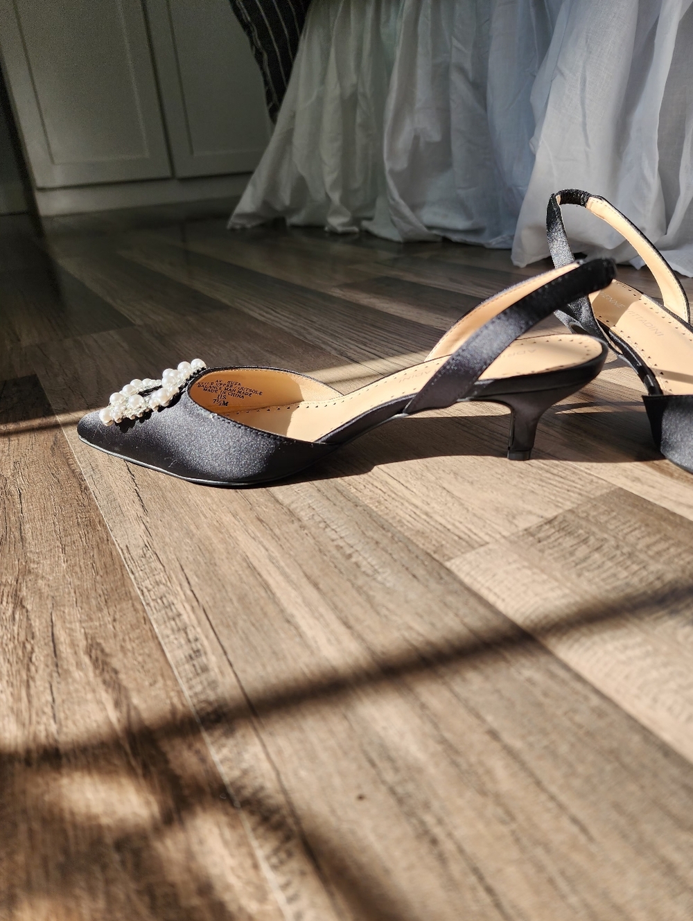 Black Pearl-Embellished Slingback Pointed Toe Heels - Picture 3 of 7